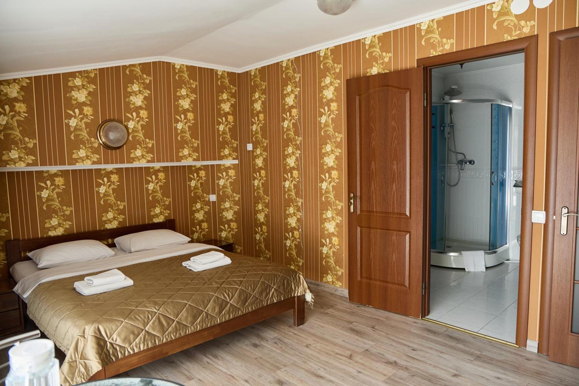 Hotel Plazma Lviv Exterior photo